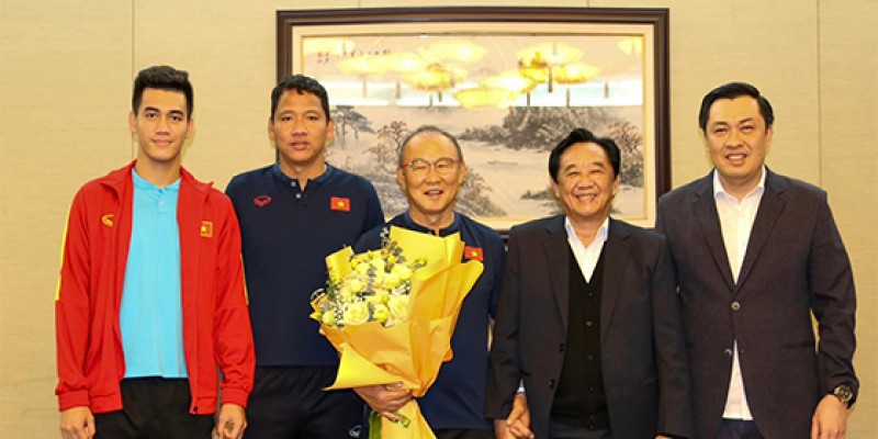 Leaders of Binh Duong province are grateful to Coach Park Hang Seo and Tien Linh